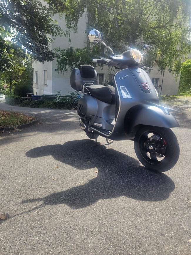 Vespa Gts 300